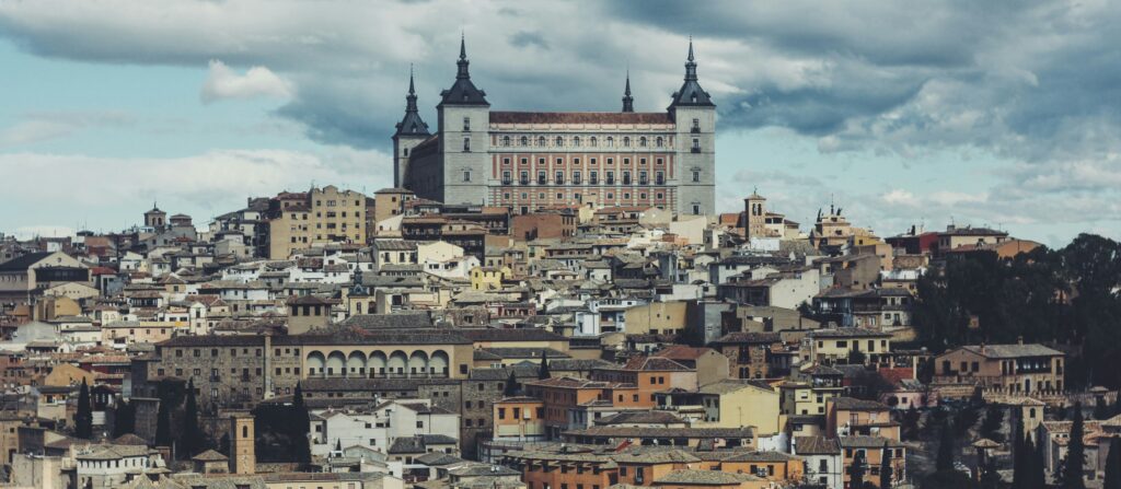 Cómo obtener tu licencia turística en Castilla-La Mancha